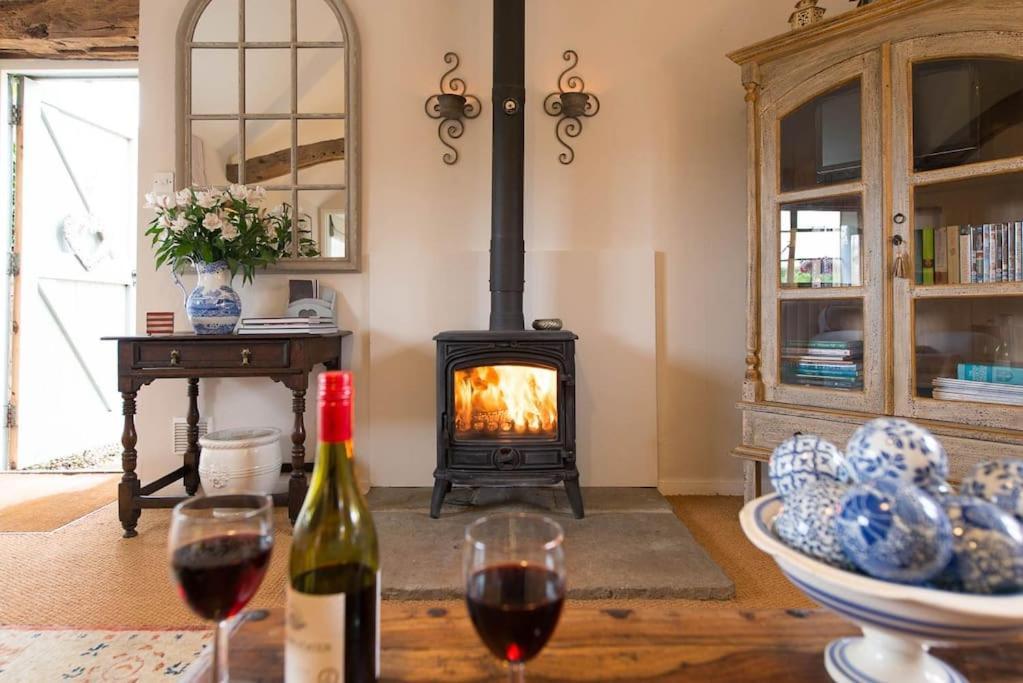 The Stables, Relax In 5 Star Style And Comfort With Lovely Walks All Around Great Maplestead Exterior photo