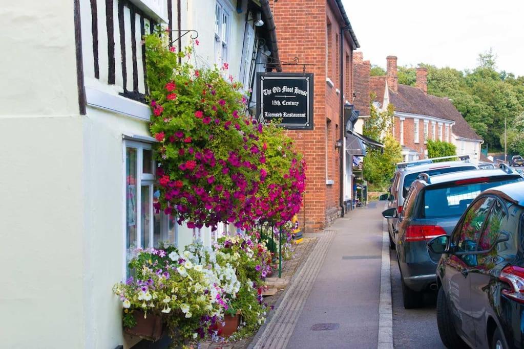 The Stables, Relax In 5 Star Style And Comfort With Lovely Walks All Around Great Maplestead Exterior photo