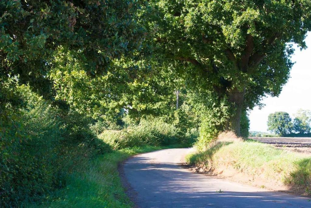 The Stables, Relax In 5 Star Style And Comfort With Lovely Walks All Around Great Maplestead Exterior photo